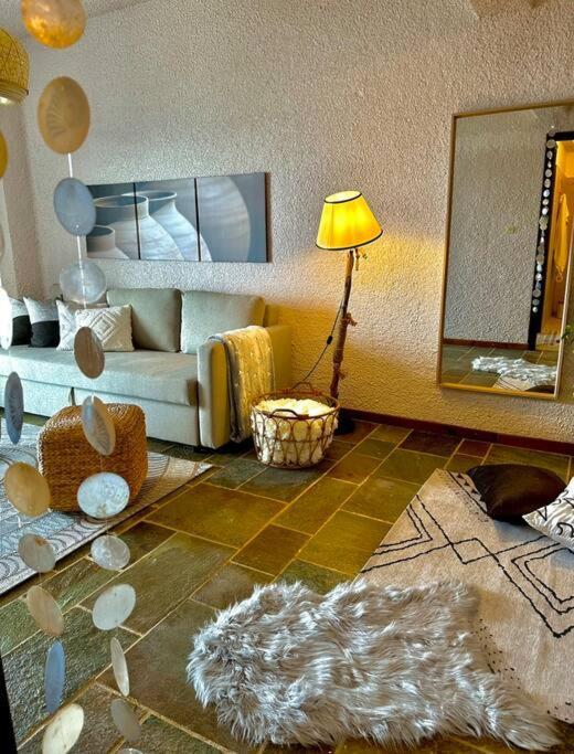 Seaterra Boutique Suite Каламос Екстериор снимка