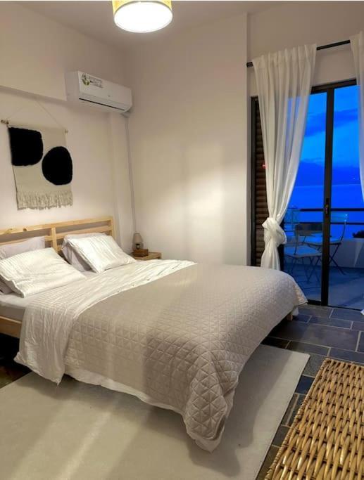 Seaterra Boutique Suite Каламос Екстериор снимка