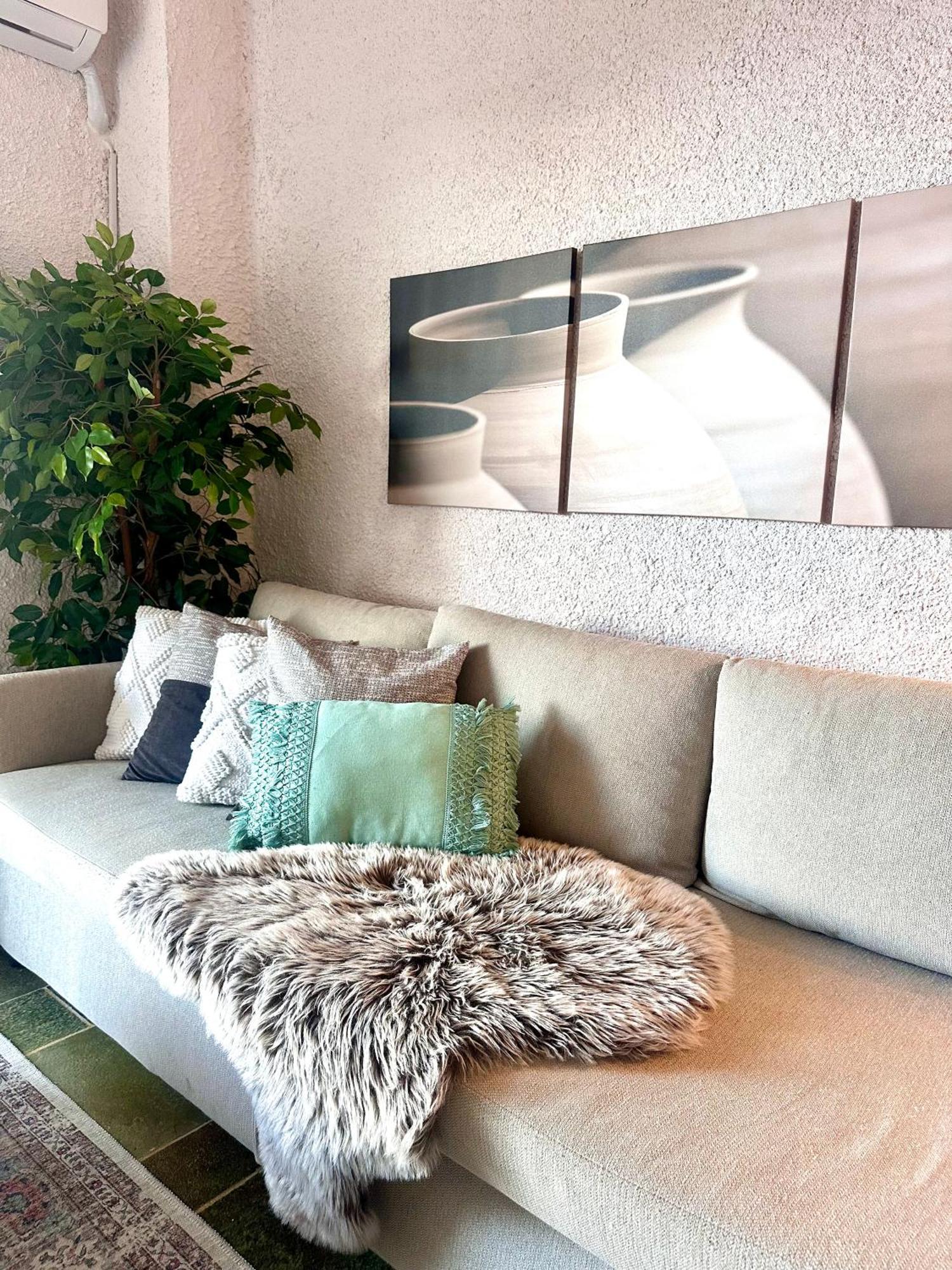 Seaterra Boutique Suite Каламос Екстериор снимка